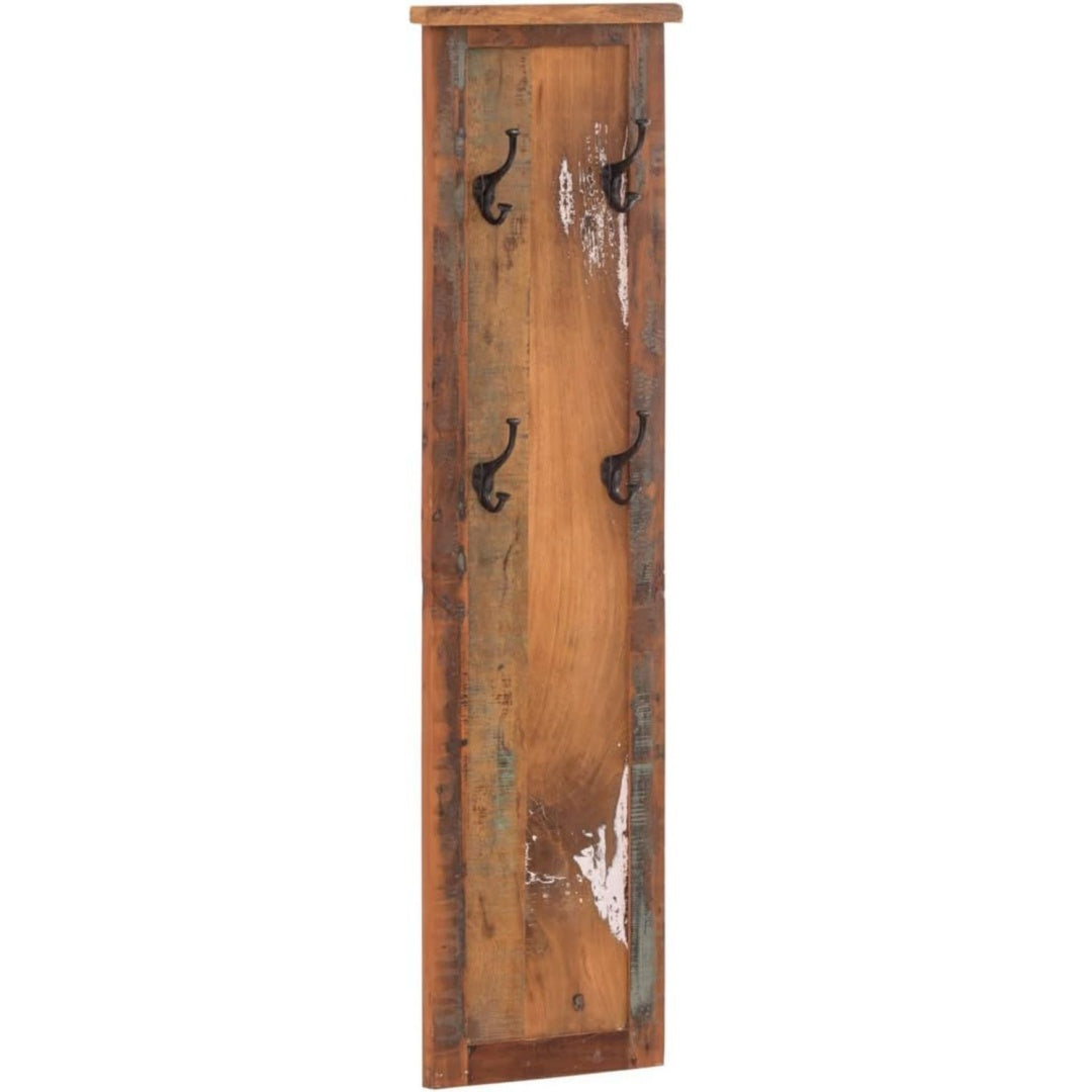 Das Sideboard nimmt mit 38 x 135 cm Gestalt an