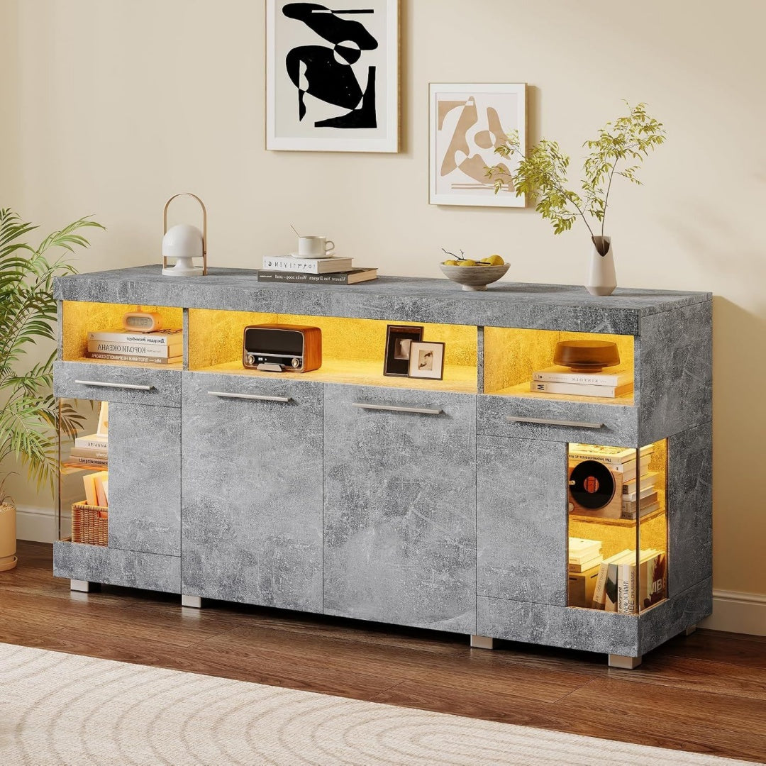 Sideboard verbindet 4 Tueren und Glastueren