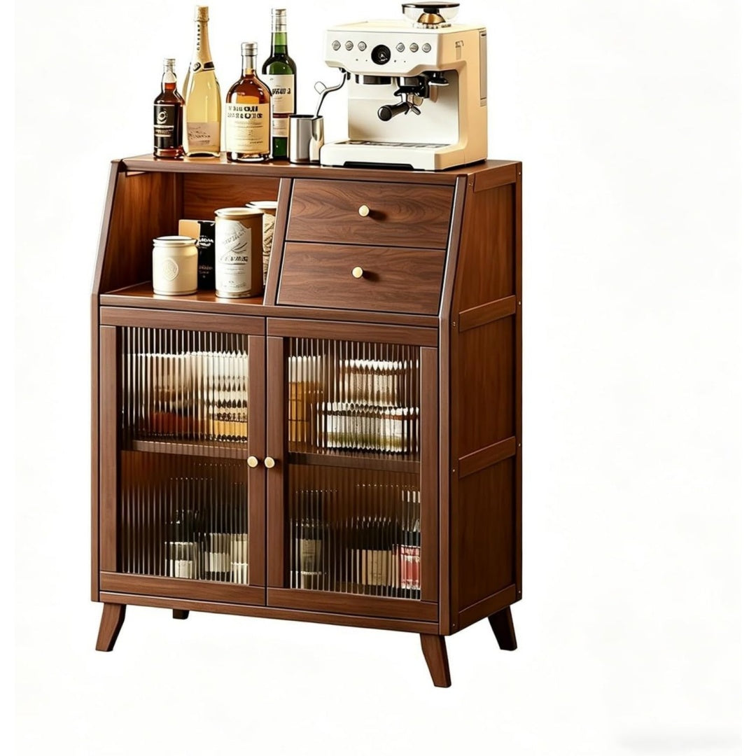 Sideboard aus Massivholz zeigt gerundete Konturen