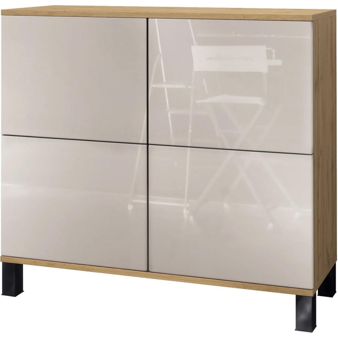 Grifflose Fronten und geschlossenen Stauraum bestimmen das Sideboard