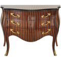 Das Sideboard zeigt sich in Schwarz und Braun