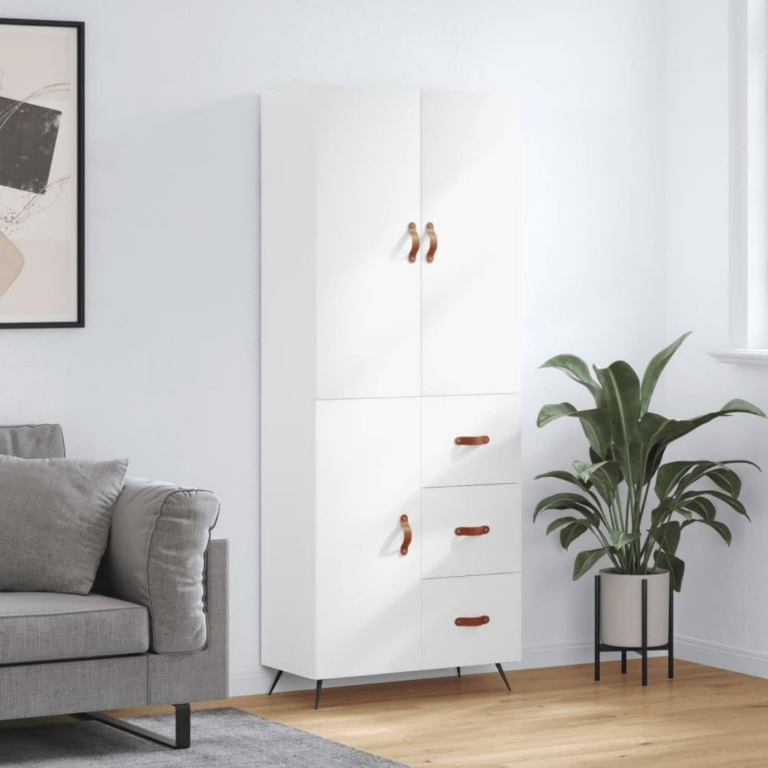 Der Hochschrank setzt auf eine Farbgebung in Weiss